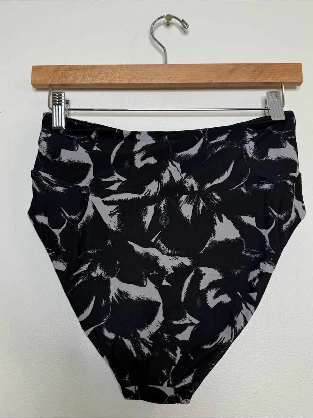 lululemon athletica lululemon tied